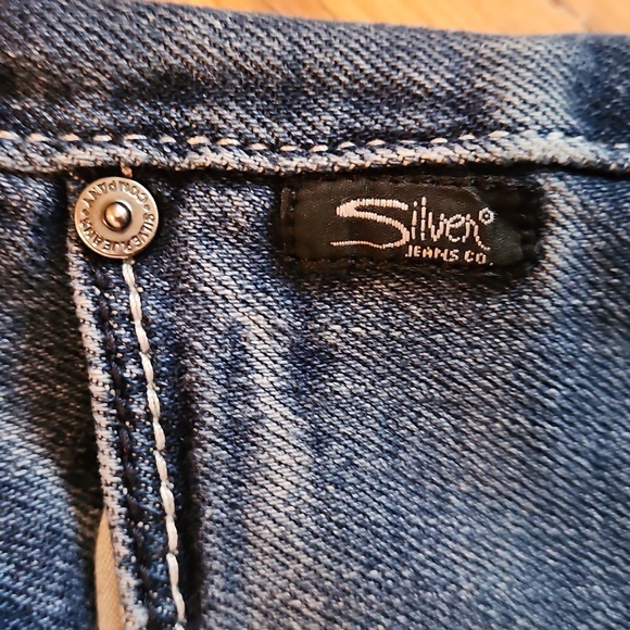 Silver Suki Boot Cut Sz 28x33 Denim Jeans, Medium Wash Blue - Picture 6 of 15